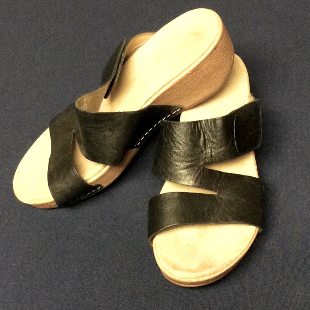 Dansko Black Leather Women's Sandal Slip On SZ 38